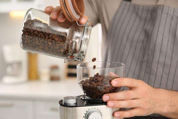 how to clean a coffee grinder